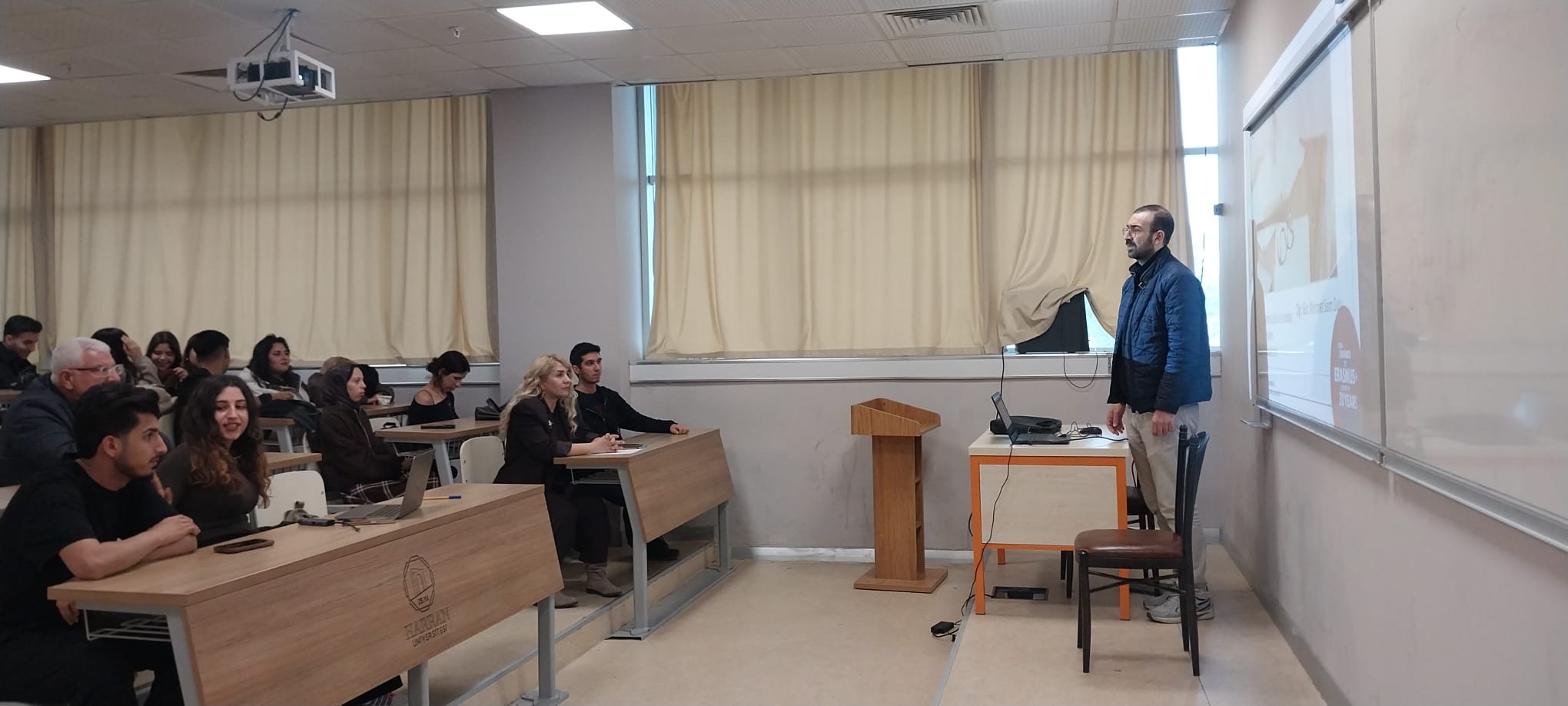 Güzel Sanatlar Fakültesi Öğrencilerine Erasmus+ Bilgilendirme Toplantısı Düzenlendi